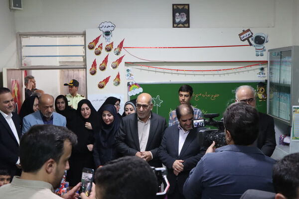 نواخته شدن زنگ شکوفه‌ها در یزد