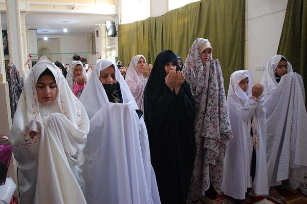 بازدید مسئولان اداره آموزش و پرورش ناحیه یک شهرری از اعتکاف دانش‌آموزان