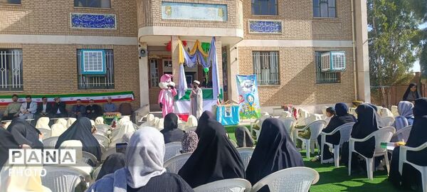 جشن شکوفه‌ها در مدرسه جهاد جعفریه قم 
