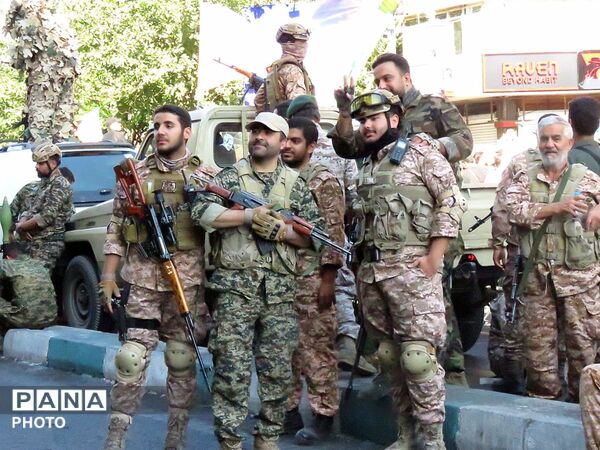 ۳۱۳ هزار جان‌فدا؛ روایت حماسه‌ای که در قاب‌ها ماندگار شد
