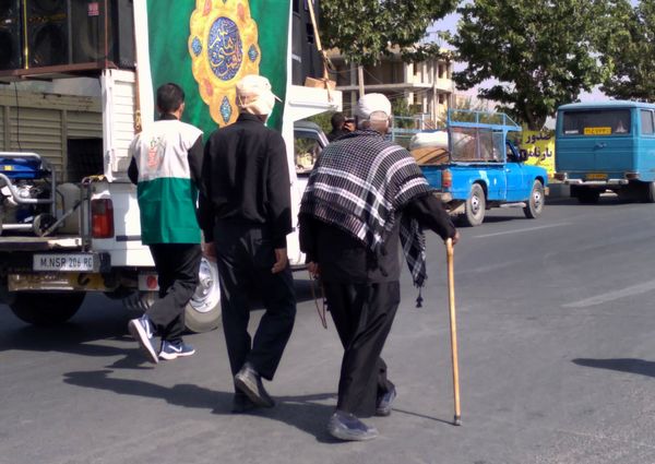 قدم‌های عاشقی از نافچ تا وردنجان به یاد کربلا