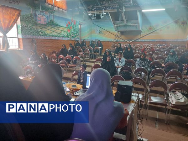 دوره آموزش خبرنگاری ویژه دانش‌آموزان ناحیه۲ مشهد