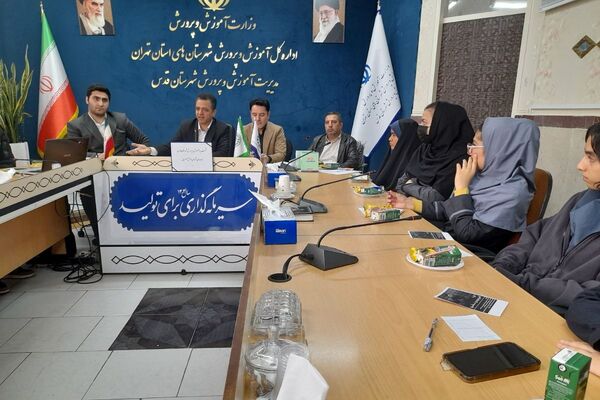 نشست مدیر آموزش و پرورش شهرستان قدس با رؤسای شورای دانش آموزی مدارس
