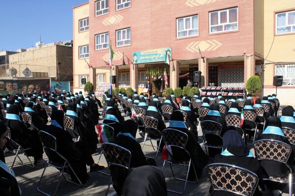 جوشش غیرت و همدلی دانش‌آموزان رباط‌کریم در مراسم وطن‌یار