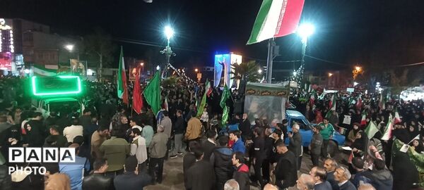 حضور مردم شهرستان کوهدشت در شب چهل و سوم از شهادت رهبر معظم انقلاب 