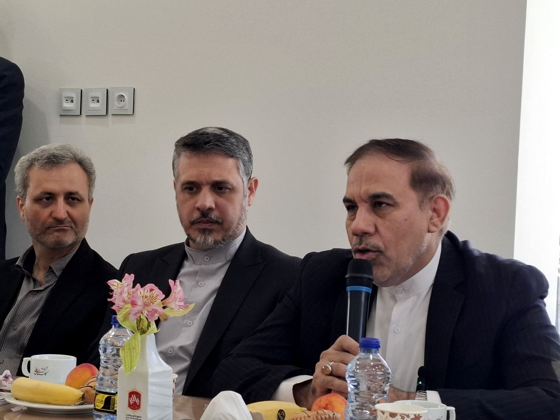 کمک مردمی و خیرین به هموطنانشان موجب انسجام اجتماعی و کاهش بار دولت می شود