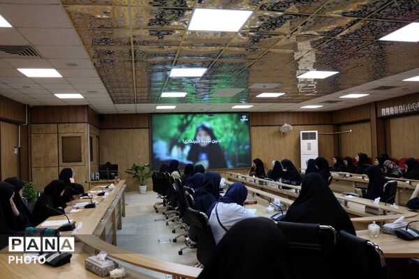 نشست خبرنگاران پانا منطقه ۱۷ تهران با مدیر آموزش و پرورش
