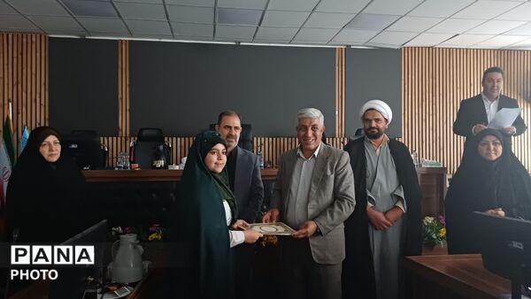 تجلیل از برگزیدگان رویدادهای قرآنی و فرهنگی منطقه ۱۶ تهران