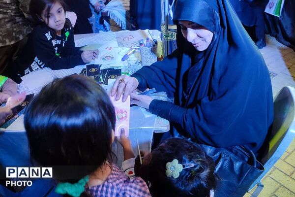 خدمت رسانی دانش‌آموزان و فرهنگیان دبیرستان تزکیه شهرری در موکب بسیج دانش آموزی 