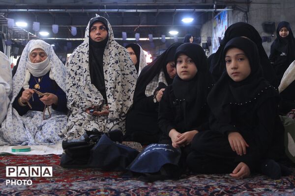 نماز استغاثه امام زمان(عج) در مصلی بزرگ امام خمینی نسیم‌شهر