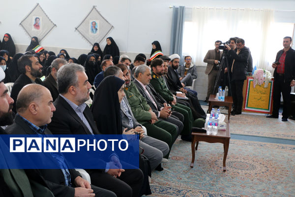 برپایی جشن «حضور تا ظهور» در دبیرستان شهیده حسنی سعدی قم