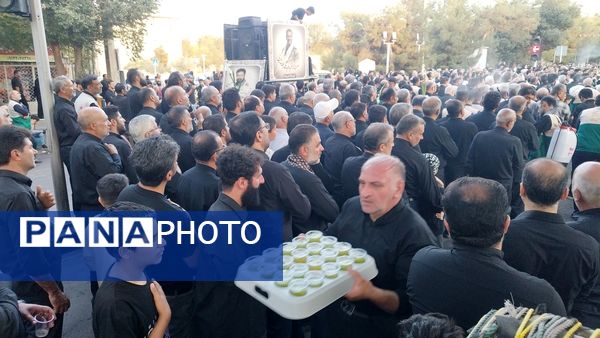 قافله پیاده‌روی و عزاداری خادمیان رضوی و هیات‌های مذهبی اصفهان
