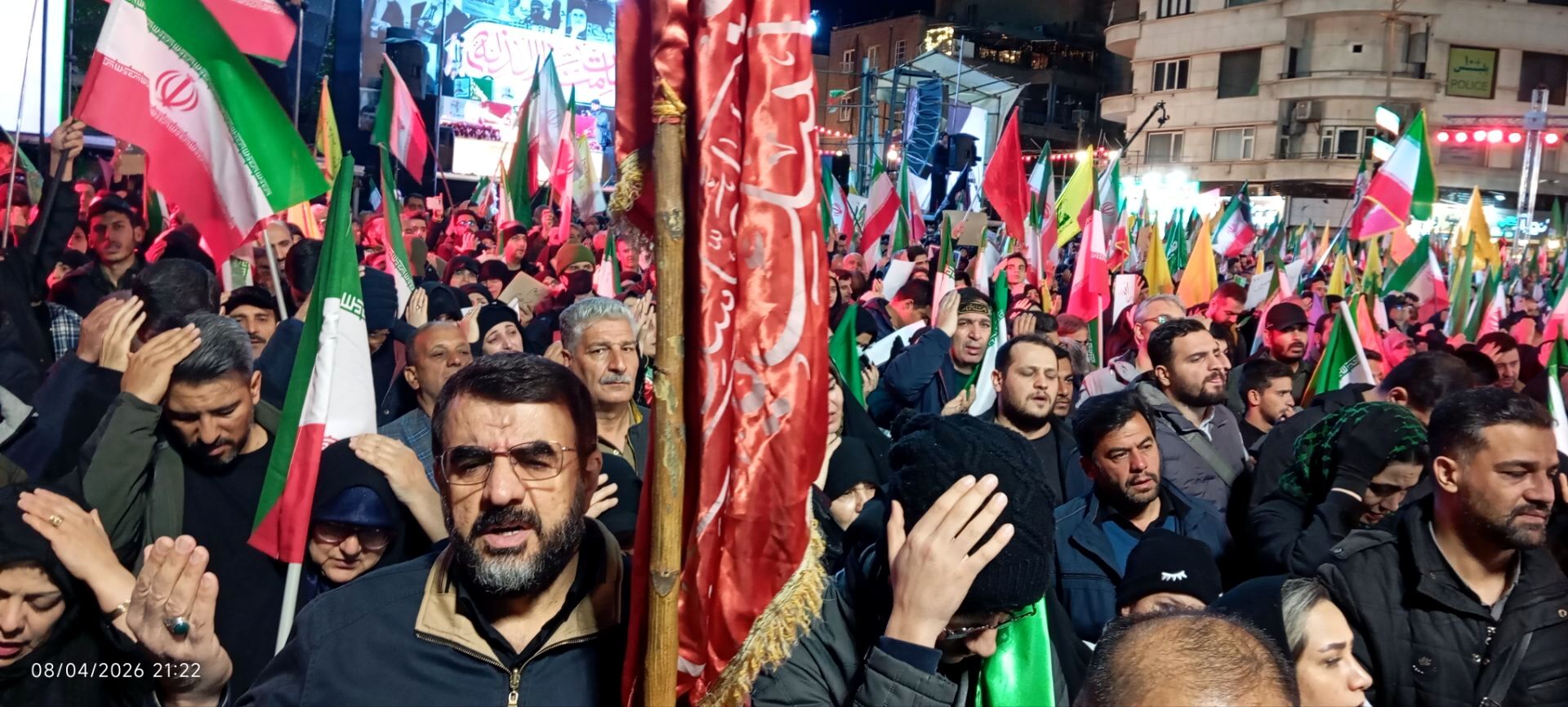 فریاد یک‌صدا؛ خیزش احساسی مردم در چهلم رهبر انقلاب