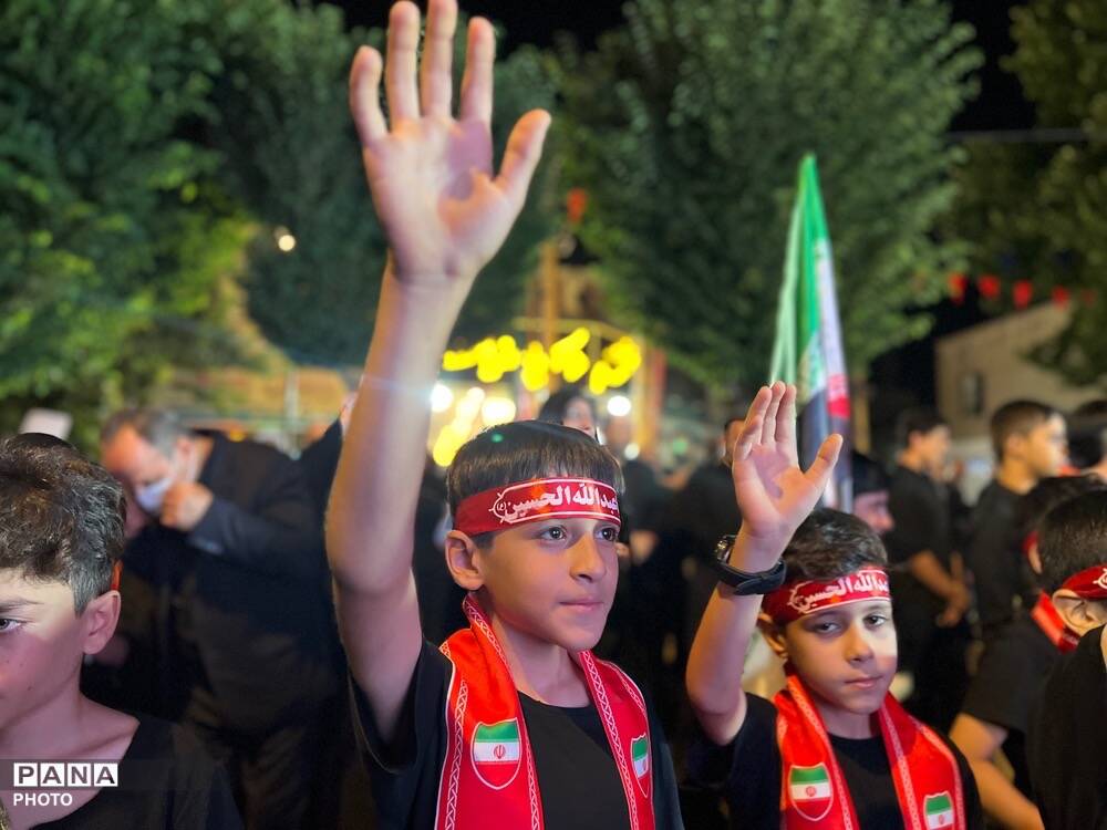 حضور باشکوه دانش اموزان و فرهنگیان در برنامه احلی من العسل