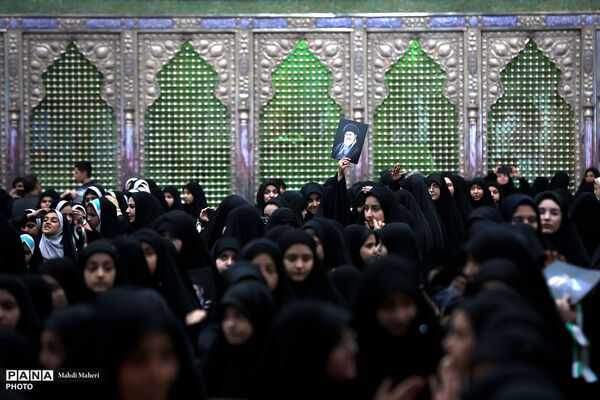 برگزاری همایش بزرگ جمع‌خوانی دانش‌آموزان با اجرای سرود و نوحه حماسی «باید برخاست» -2
