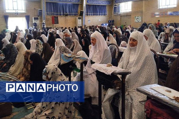 حضور پرشور فرهنگیان و دانش آموزان در نماز جمعه صفادشت ملارد 