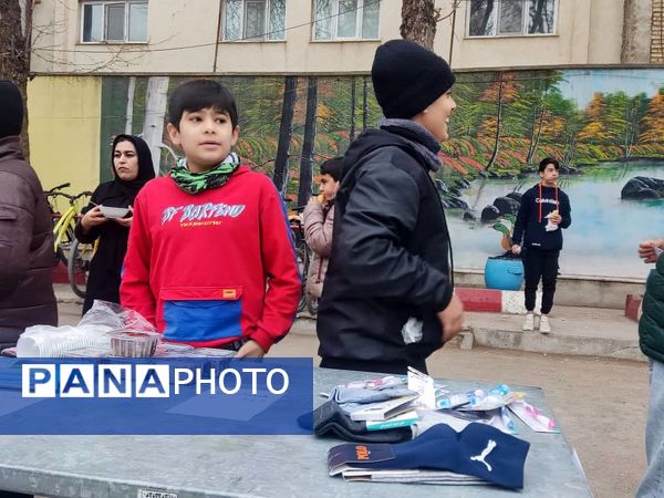 برپایی بازارچه دانش‌آموزی به‌مناسبت عید مبعث 