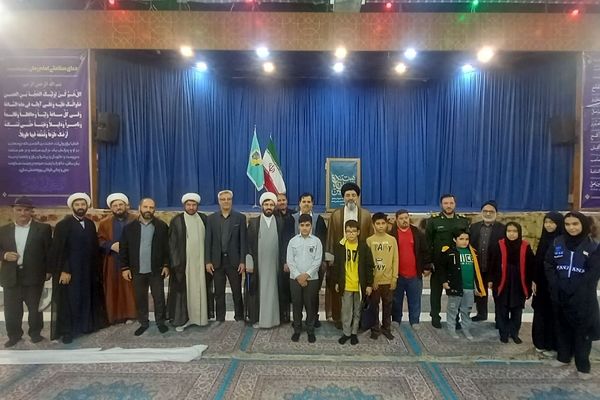 تقدیر از برگزیدگان پویش دانش‌آموزی در نماز جمعه باشکوه پیشوا