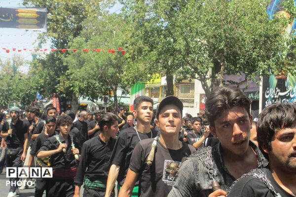 حضور میلیونی زائران در مشهد