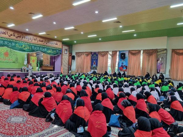 حضور دانش آموزان زیارت اولی استان اصفهان در مشهدمقدس 