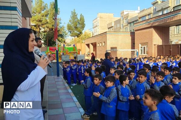 جشن ولادت حضرت زینب(س) و روز پرستار در دبستان شهید حسین غفاری