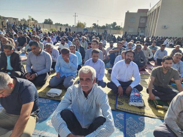 اقامه نماز عید سعید فطر در شهرستان منوجان 