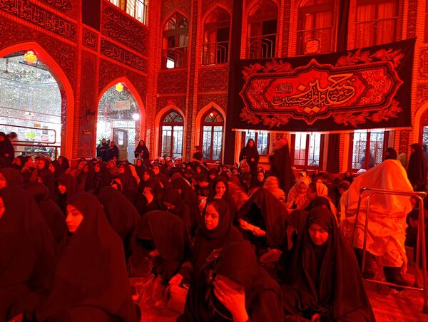 برگزاری مراسم شب ششم عزاداری امام حسین(ع) در تکیه ابوالفضلی نیشابور