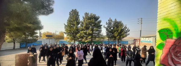 صبحگاه دبیرستان دخترانه دوره اول پروین اعتصامی  روستای انداد