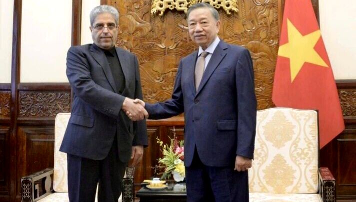تسلیم اصل استوارنامه سفیر جمهوری اسلامی ایران به رئیس‌جمهوری ویتنام