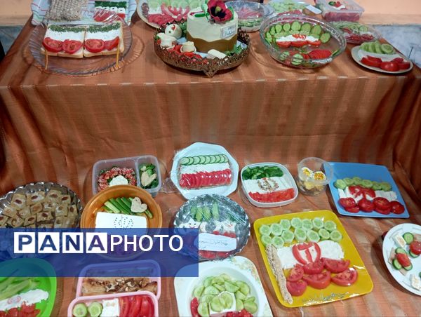 صبحانه سلامت با تم پرچم در دبستان نرجس 