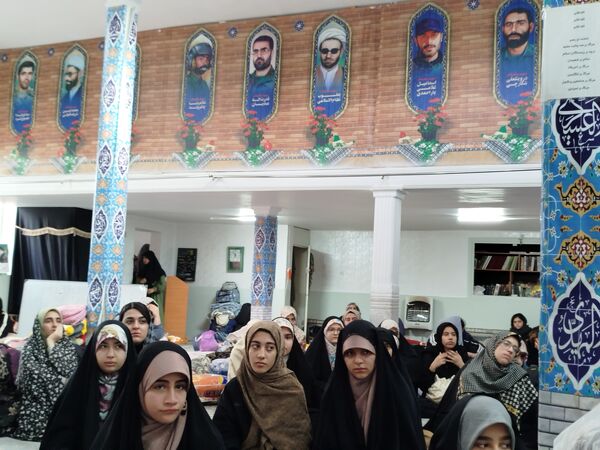 حضور پرشور نوجوانان در اعتکاف دانش‌آموزی مسجد امام سجاد(ع)