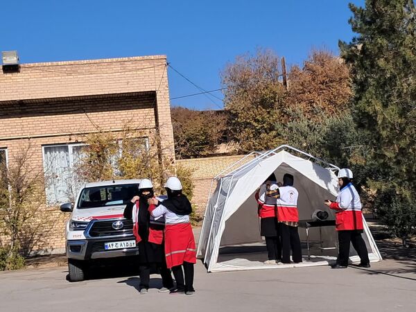 دبیرستان بنت الهدی میزبان بیست و هفتمین مانور زلزله تفت بود