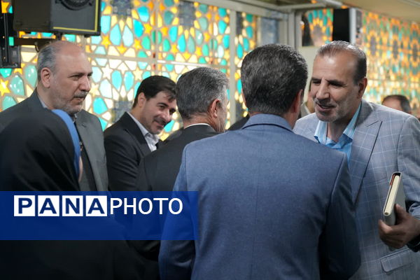 دیدار نوروزی مدیرکل آموزش و پرورش اصفهان با مدیران نواحی و مناطق استان
