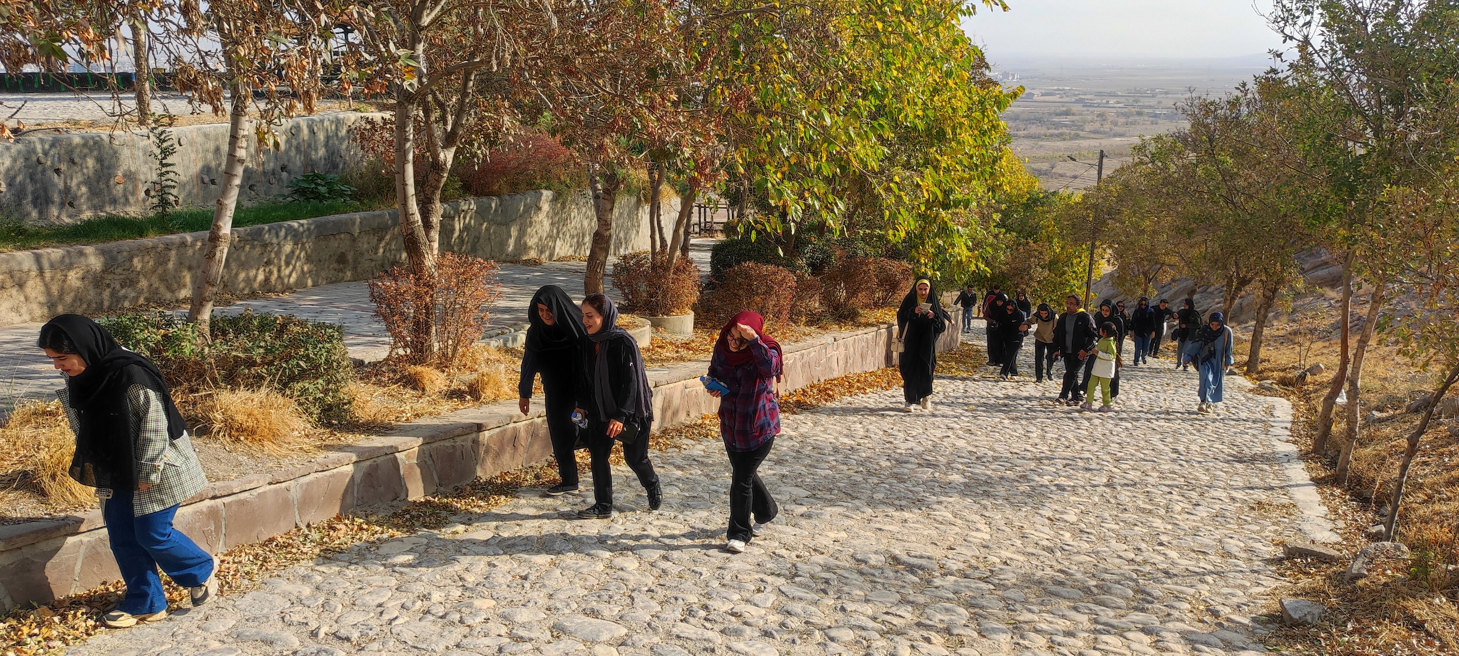 همایش همگانی پیاده‌روی خانواده بزرگ دانشگاه آزاد اسلامی شهرستان شیروان