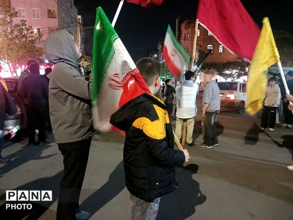 انزجار مردم آبرسانی فردیس از دشمن متخاصم در راهپیمایی‌های هرشب