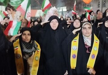 لبیک دانش آموزان وپیشتازان به ندای ولایت