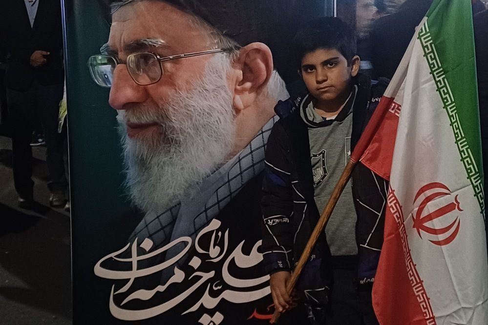 حضور دانش‌آموزان و فرهنگیان فشافویه در آیین‌های شبانه؛ نمایش بصیرت و تجدید میثاق با آرمان‌های شهدا