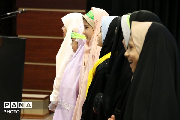 جلوه‌های معرفت در غرفه‌های رضوی