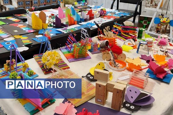 زنگ انقلاب با رونمایی از نمایشگاه دست‌سازه‌ها