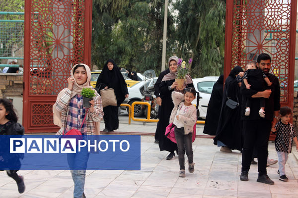 مراسم تحویل سال در گلزار شهدای قم