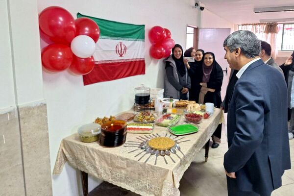  آیین افتتاح جشنواره ماها و ایران‌مون در دبیرستان خدیجه کبری پردیس 