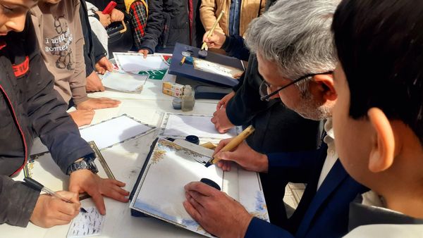 میز خوشنویسی در خلیل آباد