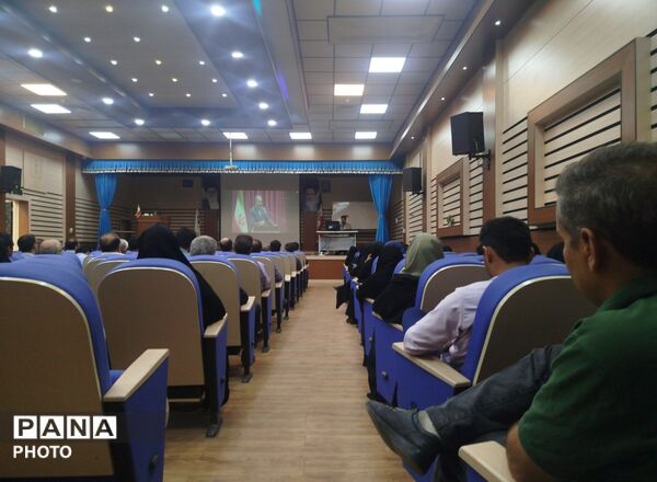 نشست مدیران آموزش و پرورش شهرستان بناب با محوریت آغاز سال تحصیلی جدید