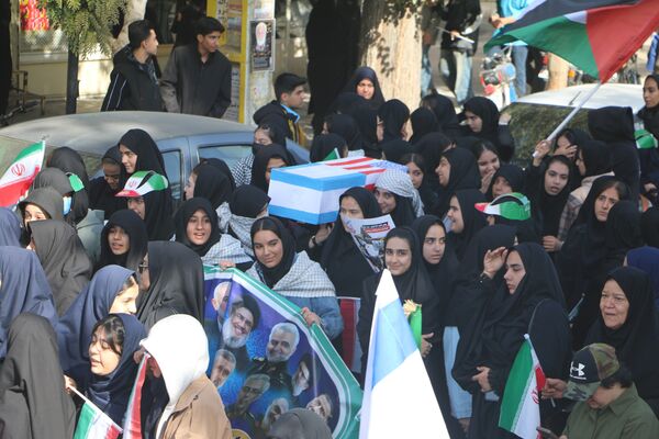 فریاد استکبار ستیزی از ورامین طنین انداز شد