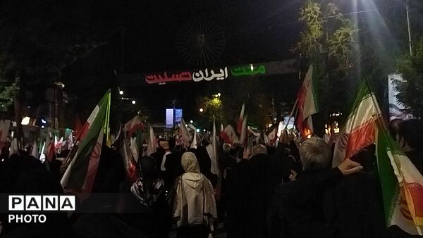 نیشابوری ها از پیر تا کودک در اجتماعات خیابانی