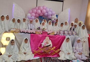 جشن تکلیف دانش‌آموزان دبستان شهید رجبی ملایر