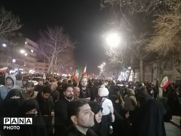 اجتماع بزرگ مردم مشهد در مساجد در شب شهادت رهبر شهید انقلاب 