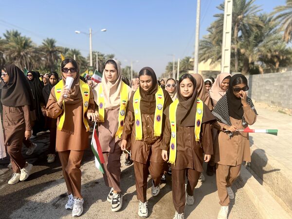فین غرق در عطر فاطمی همزمان با روز دانش‌آموز