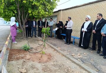 پویش کاشت نهال امید به‌یاد شهدای جنگ رمضان در کازرون
