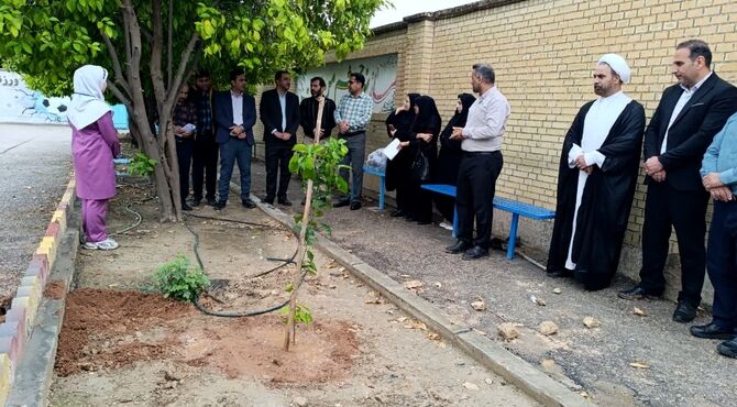 پویش کاشت نهال امید به‌یاد شهدای جنگ رمضان در کازرون